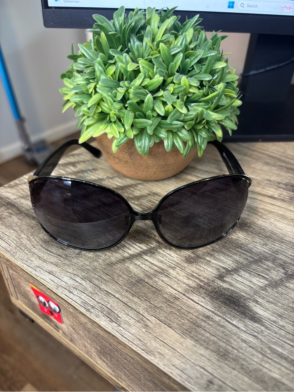 Yves Saint Laurent Black Sunglasses with Gold Accents - Picture 3 of 11